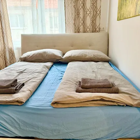 Stylish Near Airport * שווכאט