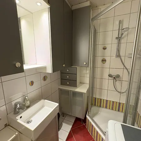 Stylish Near Airport *